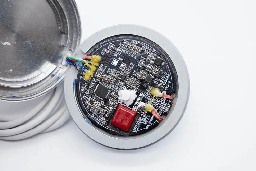 科訊15W磁吸無(wú)線充電器